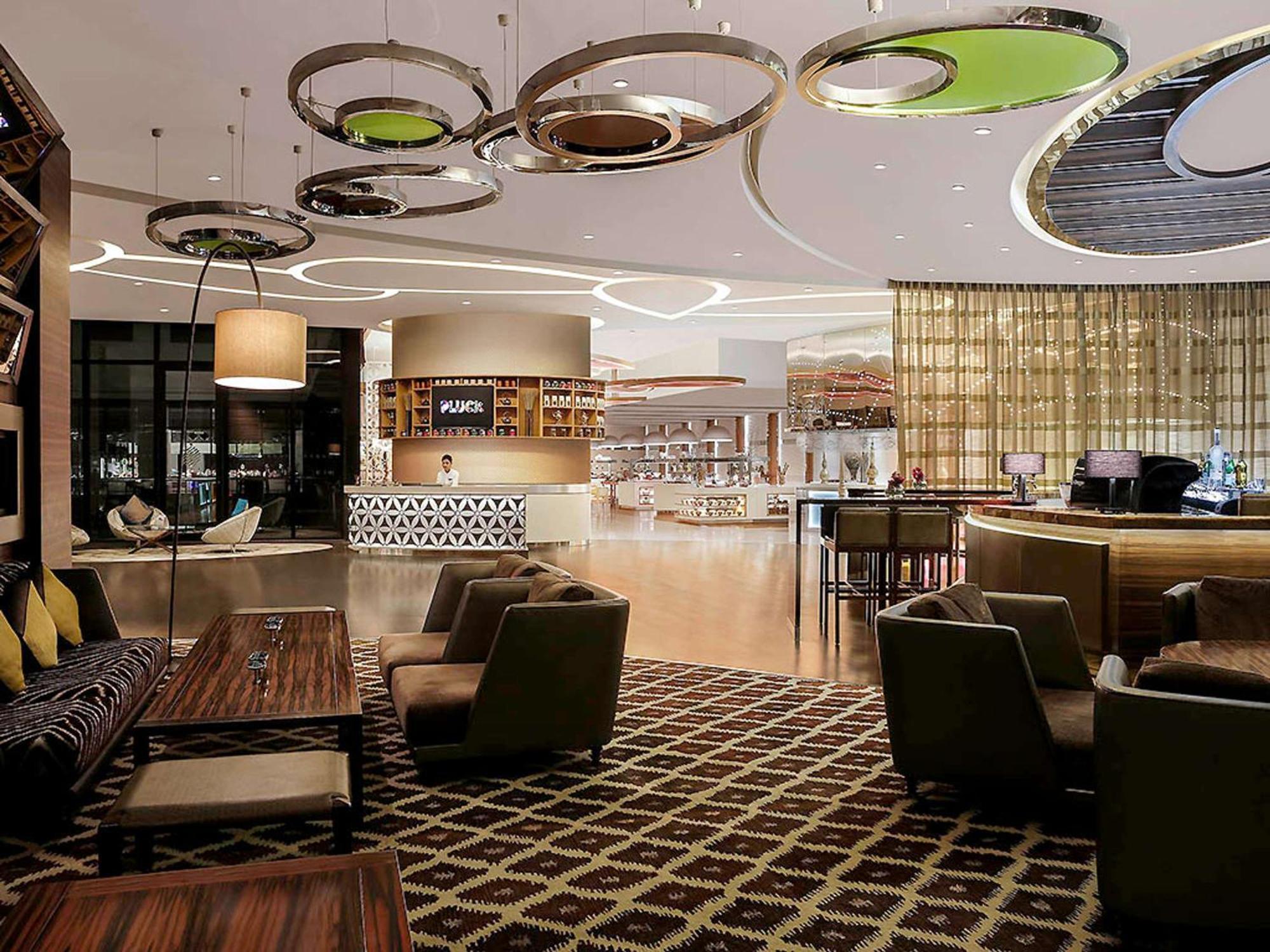 Pullman New Delhi Aerocity Exteriér fotografie The lounge at the airport