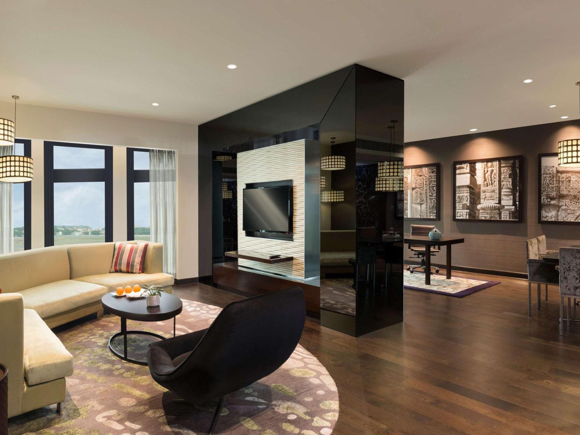 Pullman New Delhi Aerocity Exteriér fotografie A typical apartment interior